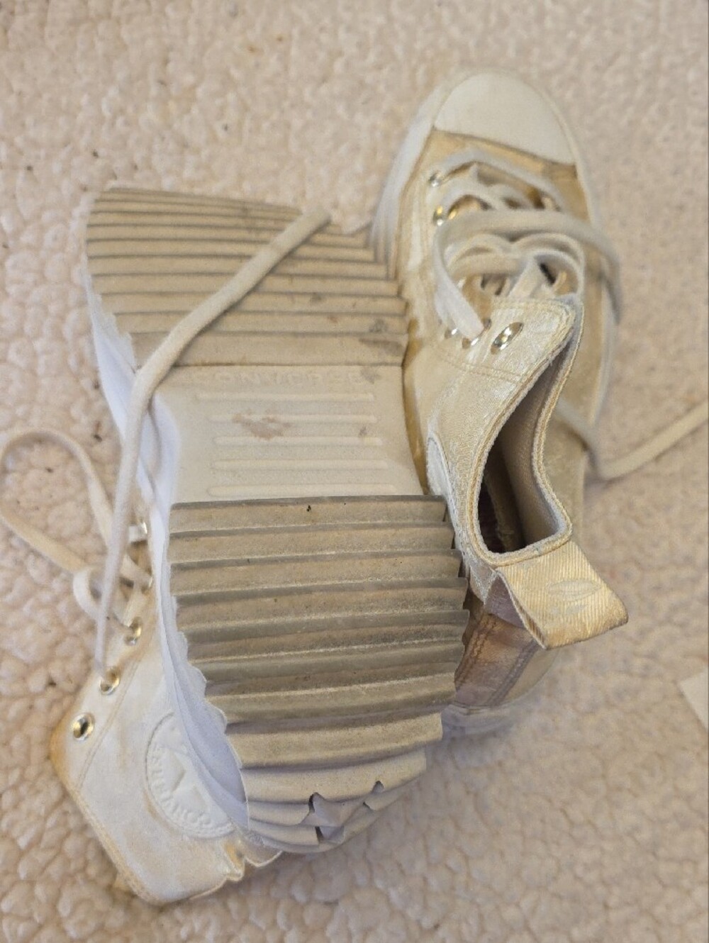 Converse High-Top Platform Sneakers in Cream And Gold - Picture 4 of 4